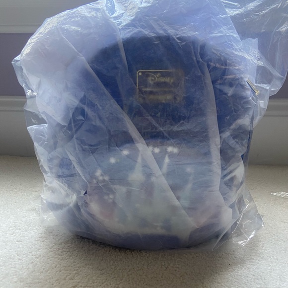 Cinderella Loungefly PALM EXCLUSIVE - Picture 7 of 11